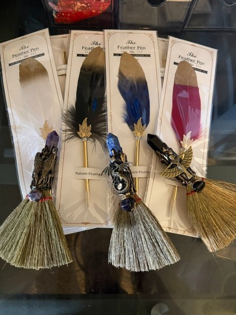 6a09ab65e1092d156f444602_feather-brooms_1779720292513.jpeg